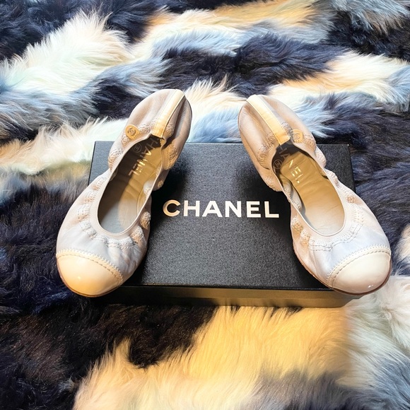 🔅 CHANEL Flats 🔅 - Picture 4 of 8